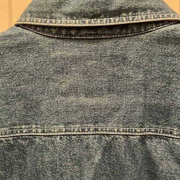 Levi’s Women’s red tag button down denim shirt size Large - Picture 12 of 16